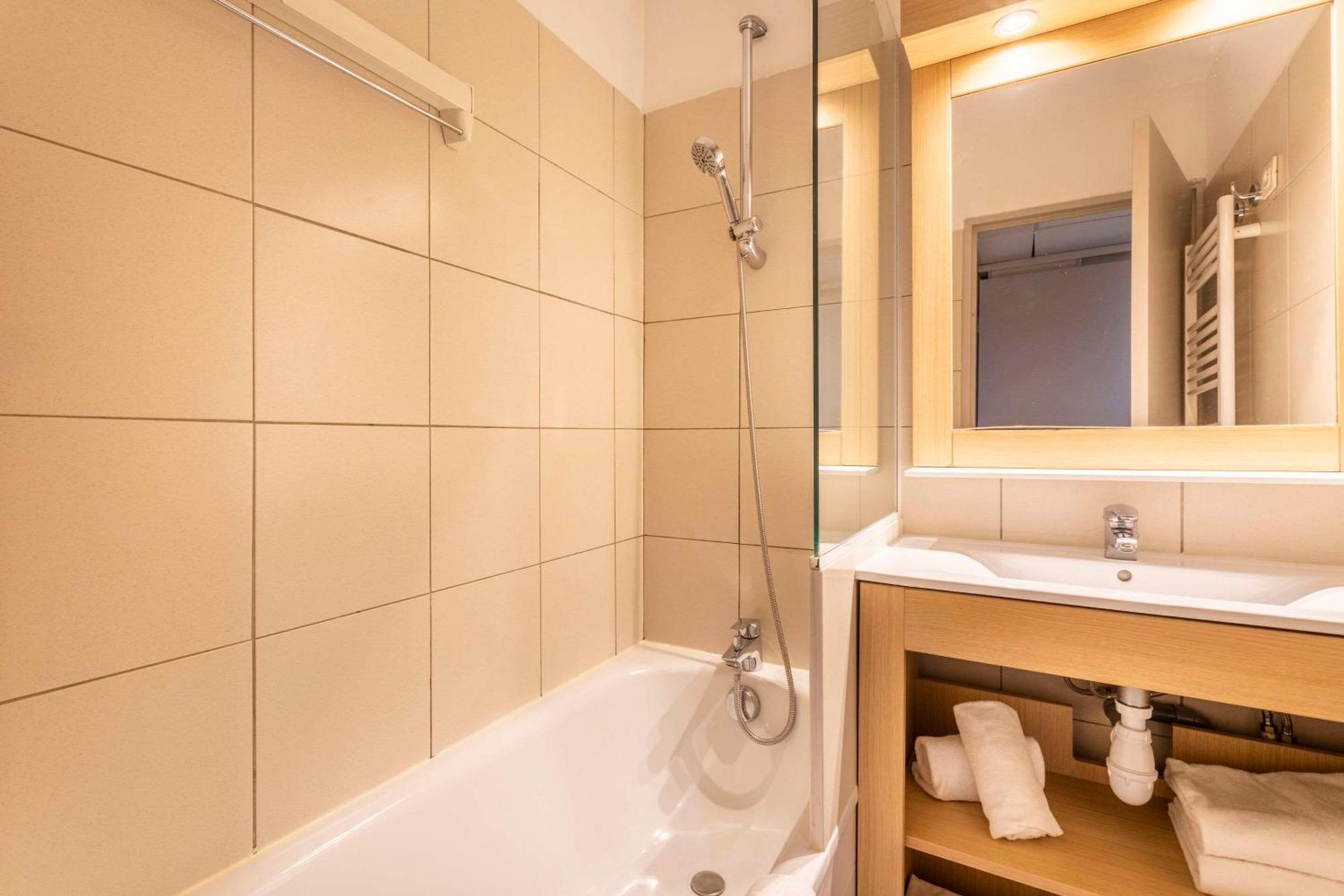 Comfort Aparthotel Marseille Prado Exterior photo