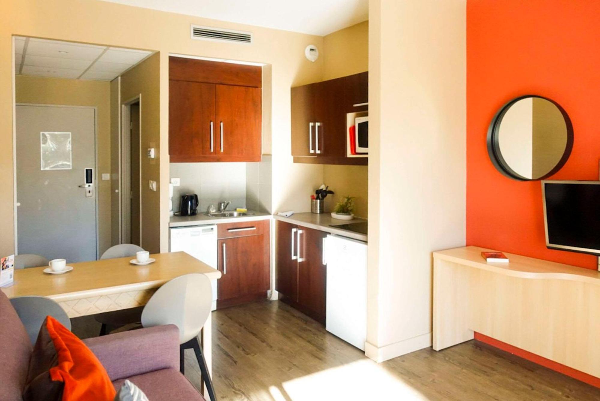 Comfort Aparthotel Marseille Prado Exterior photo