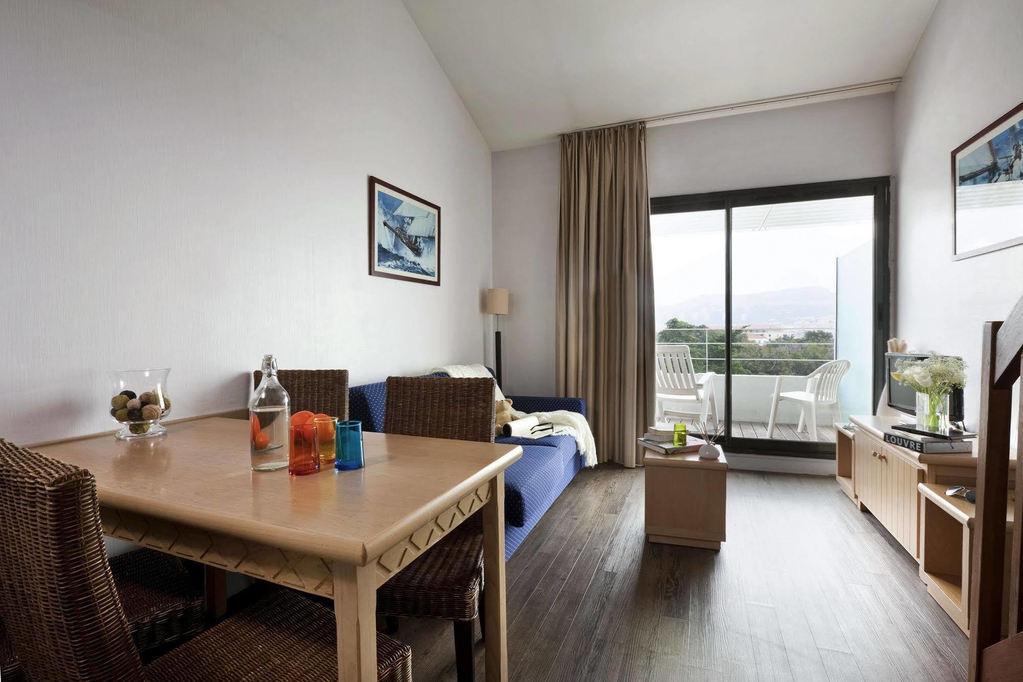 Comfort Aparthotel Marseille Prado Exterior photo